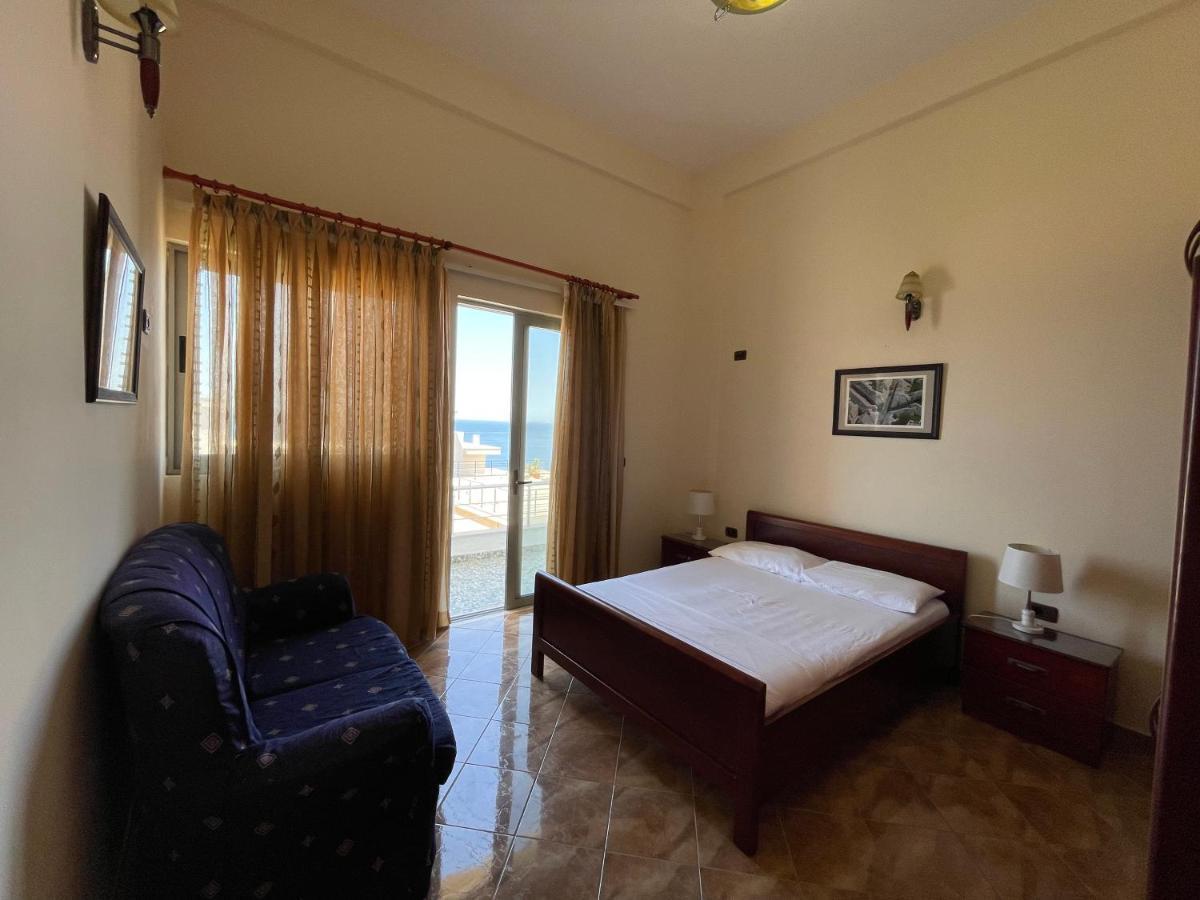 The First Hotel Saranda Exterior photo